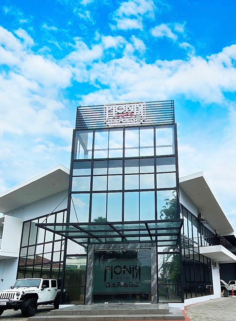 Tampak Depan Pionir Auto Garage