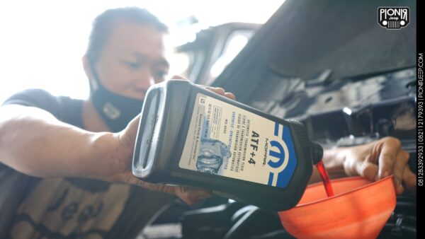 ATF Oli Transmisi +4 Transmision Oil Mopar Original USA Untuk Mobil Jeep Chrysler Dodge 68218057 - Gambar 4