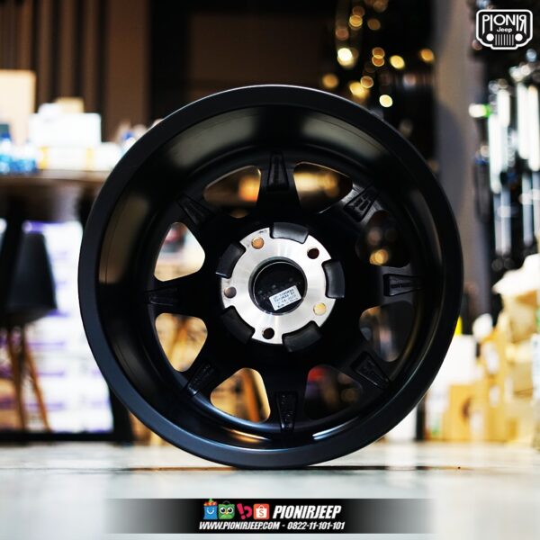 Method Velg Jeep Wrangler JK Rubicon MR701 Black Original USA - Gambar 4