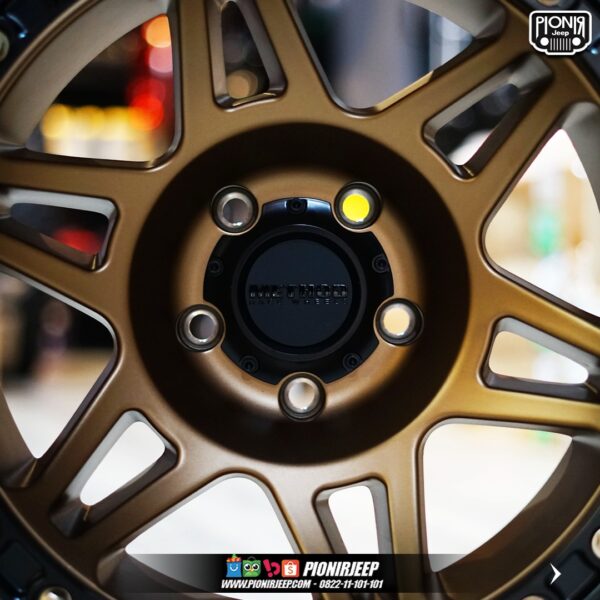 Method Velg Jeep Wrangler JK Rubicon MR106 ET-44 Bronze Original USA - Gambar 4