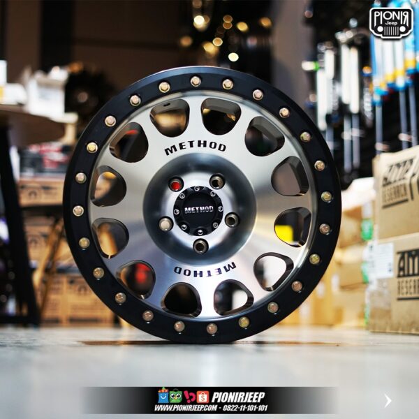 Method Velg Jeep Wrangler JK Rubicon MR105 ET-38 Machined Original USA