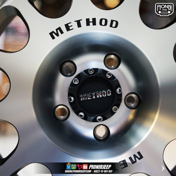 Method Velg Jeep Wrangler JK Rubicon MR105 ET-38 Machined Original USA - Gambar 2