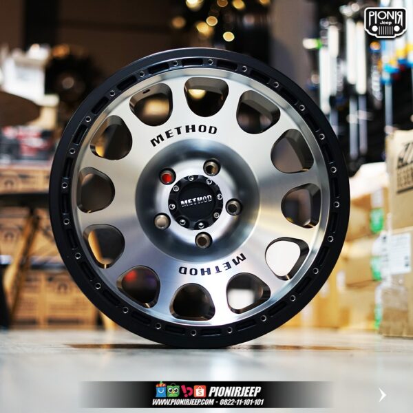 Method Velg Jeep Wrangler JK Rubicon MR105 ET-38 Machined Original USA - Gambar 4
