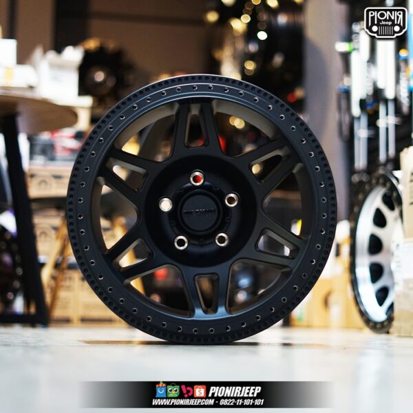 Method Velg Jeep Wrangler JK Rubicon MR106 ET-44 Black Original USA - Gambar 3