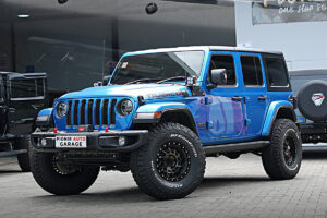 Jeep JL modifikasi harian dengan liftkit Teraflex, ban BFGoodrich 37, dan aksesoris premium oleh Pionir Auto Garage thumbnail