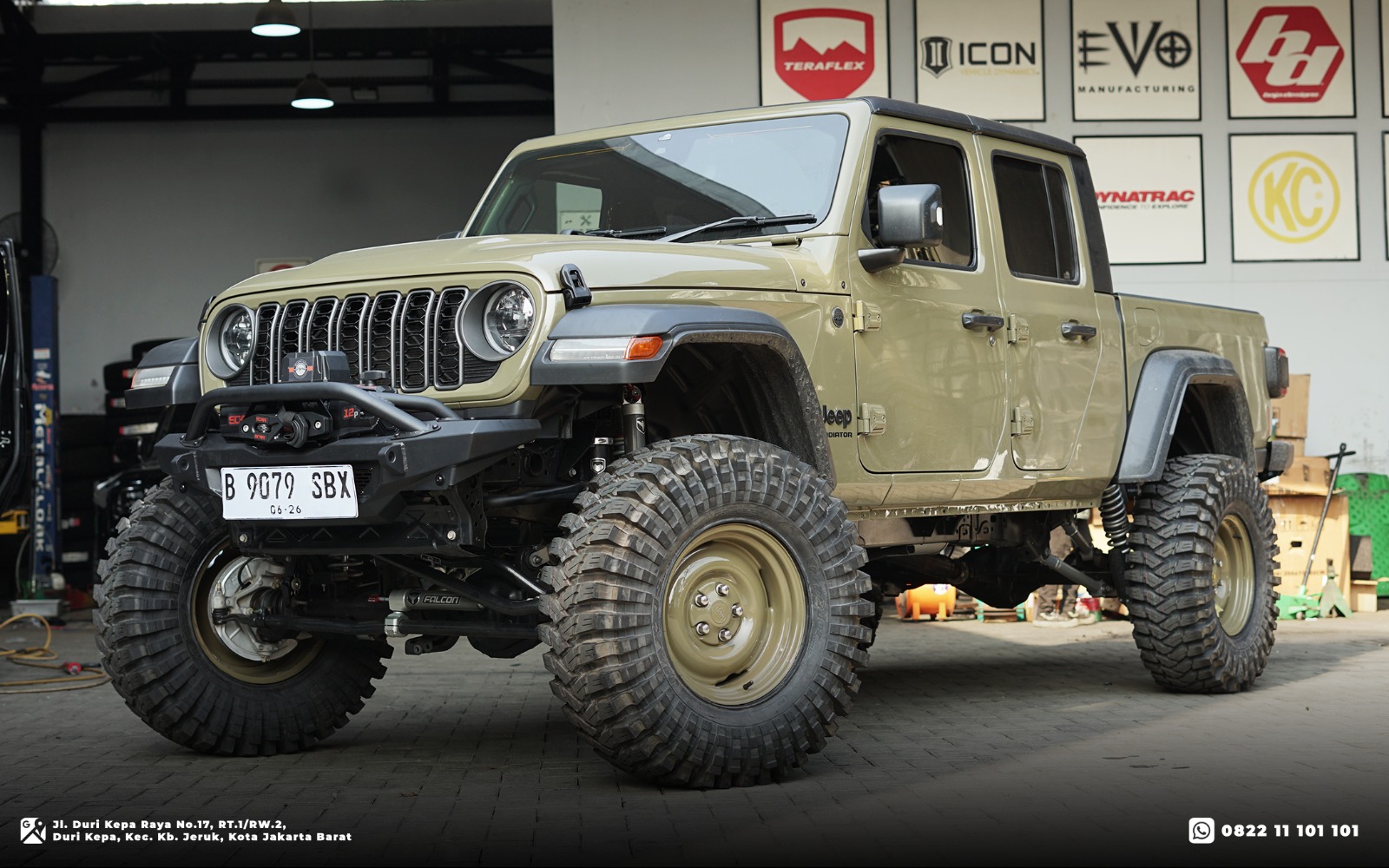 Modifikasi Ekstrem Jeep Gladiator Sport Om Mobi di Pionir Jeep