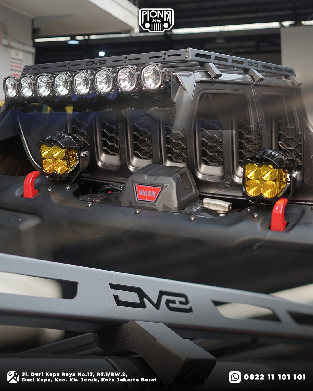 Modifikasi lampu baja designs lp4 amber lens pod dan winch warn vr evo 10s dan roof rack dv8 offroad dan lampu light bar 50 inch kc gravity pionir jeep pada jeep gladiator jt