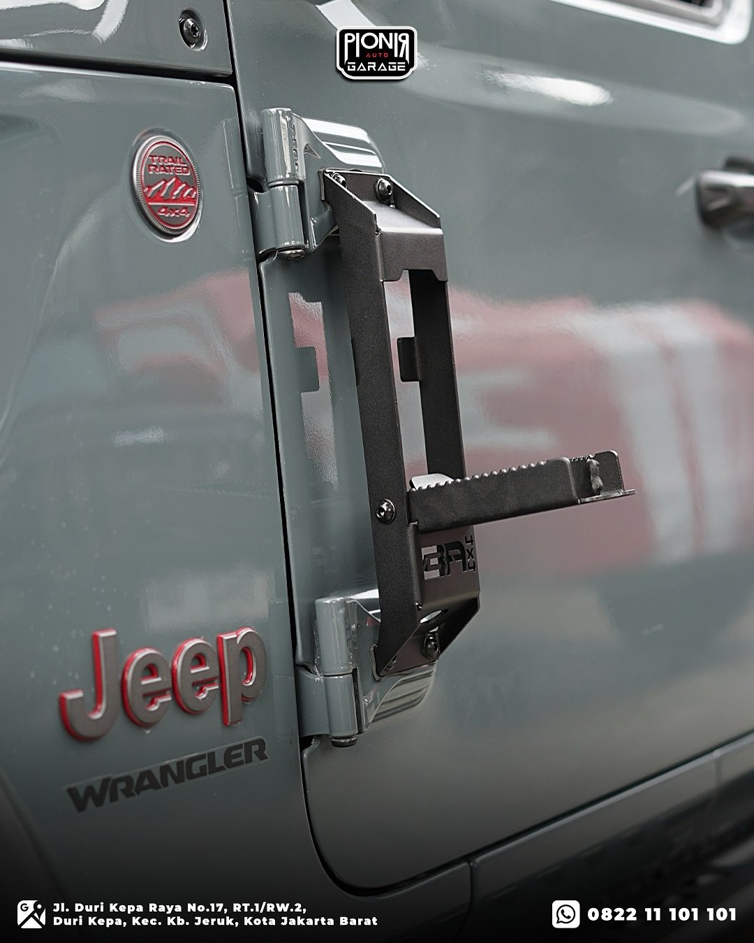 Aksesoris door step Jeep Rubicon JL Pionir Jeep