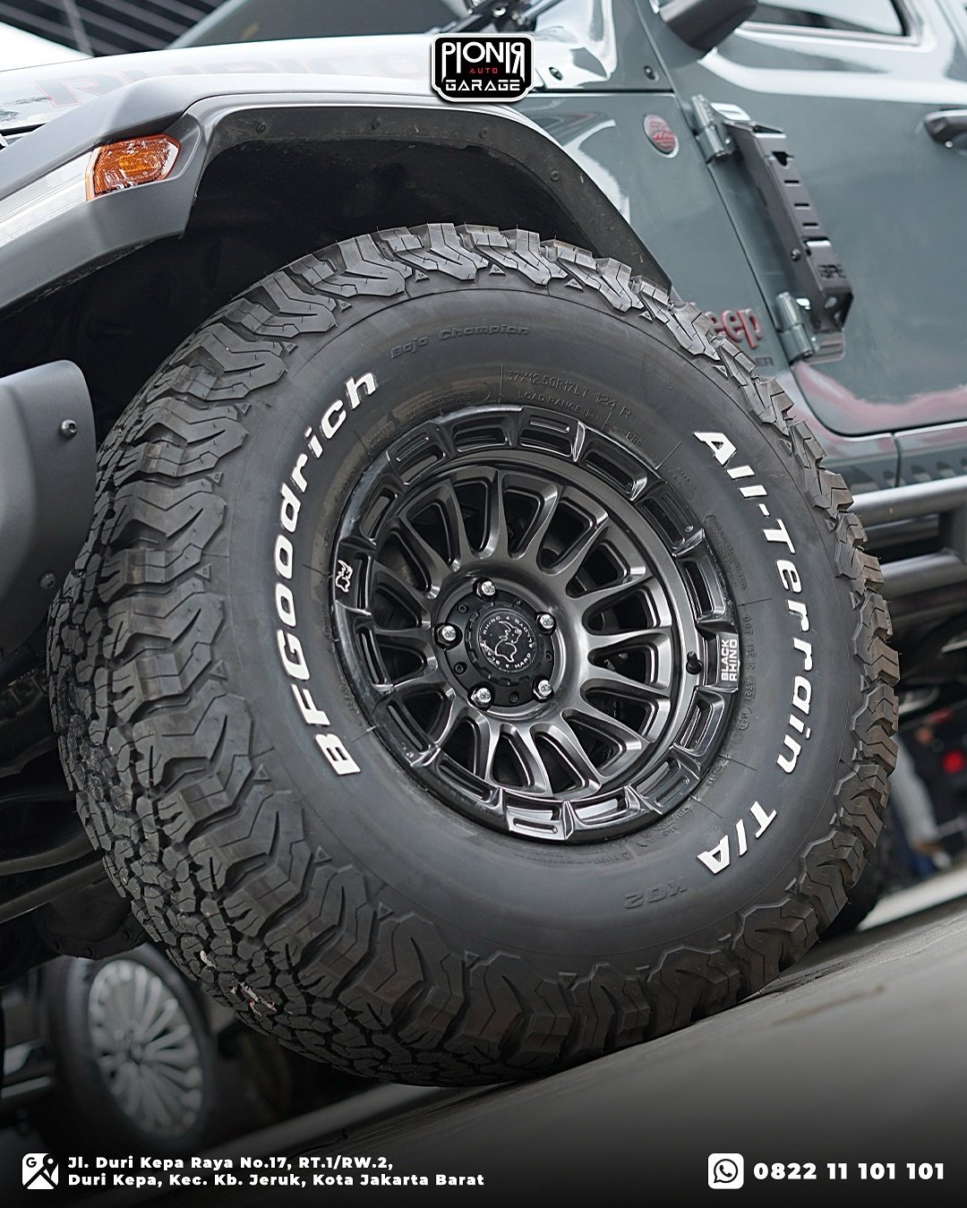 Jeep Rubicon JL aksesoris velg Black Rhino dan ban BFGoodrich