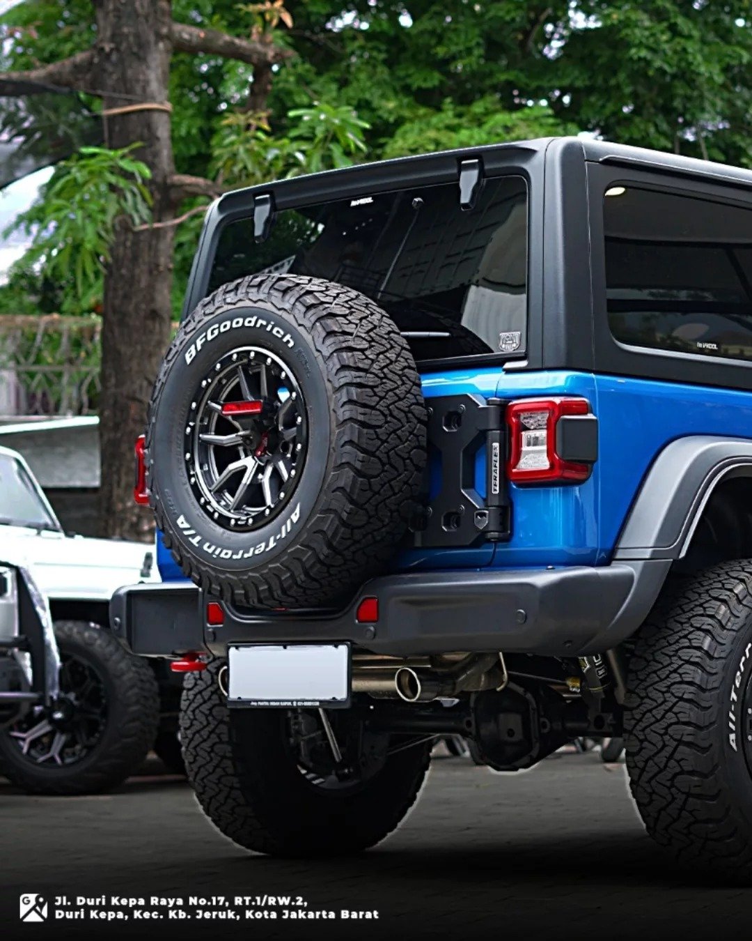 Modifikasi bagian belakang tire carrier TeraFlex Jeep Rubicon JL