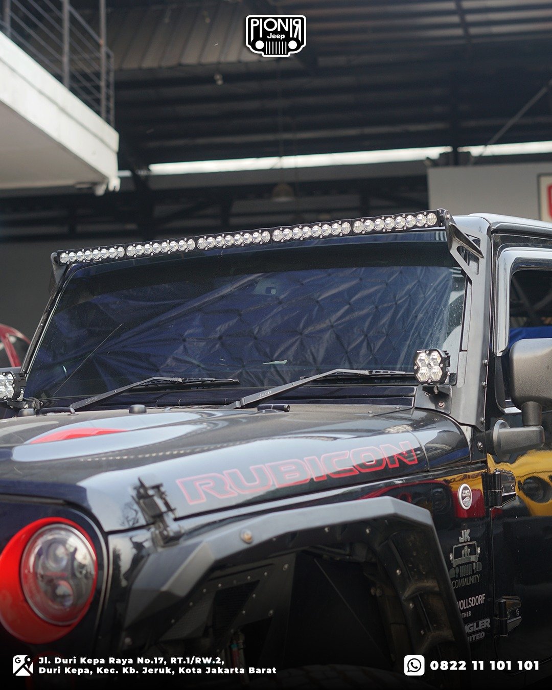 Pemasangan lampu light bar 50 inch Baja Designs OnX6+ dan kap mesin Rubicon hood