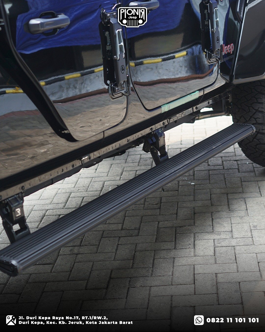 Side step elektrik AMP Research PowerStep Xtreme XT terpasang rapi